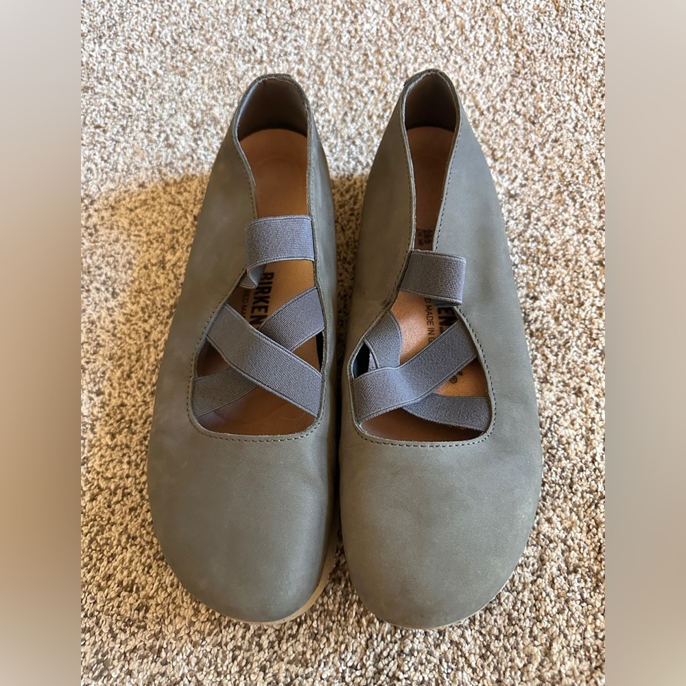 Birkenstock Santa Ana ballet flat in nubuck leather and a green/olive color